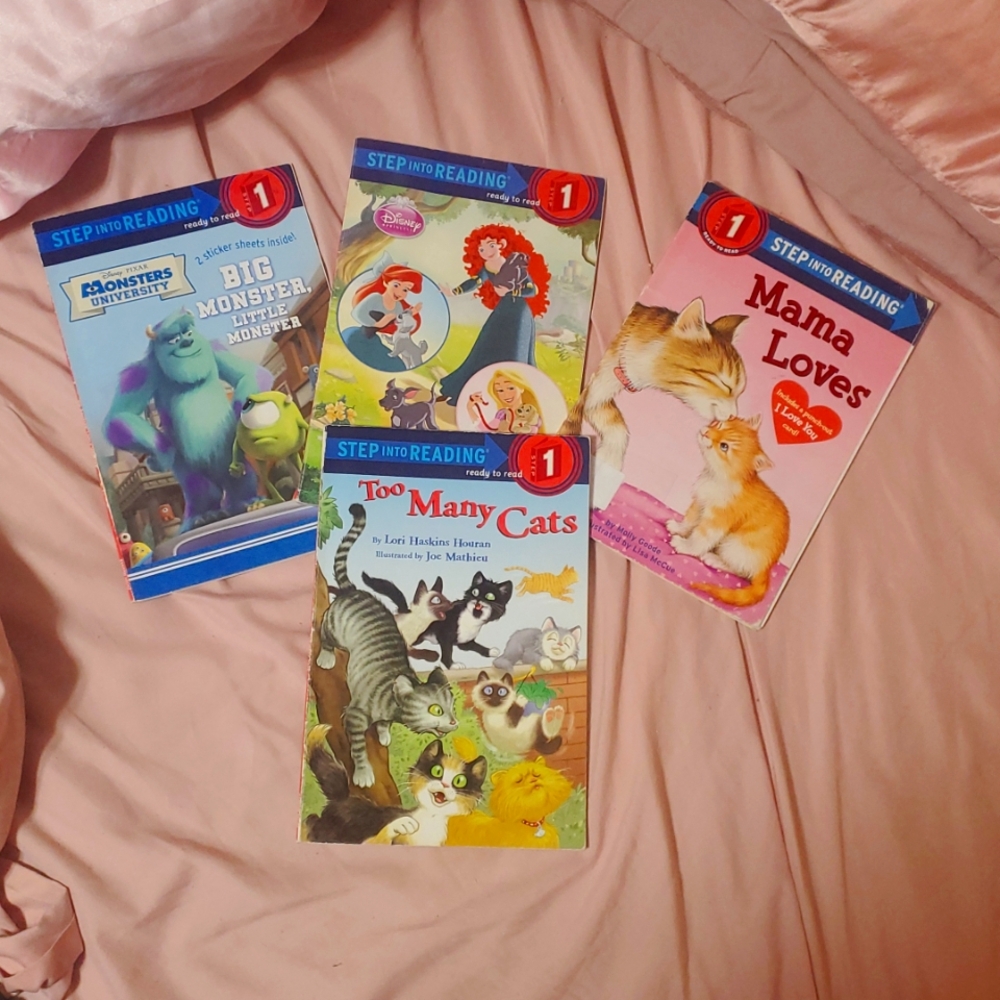 Lot of 4 step Into Reading level 1 books Disney